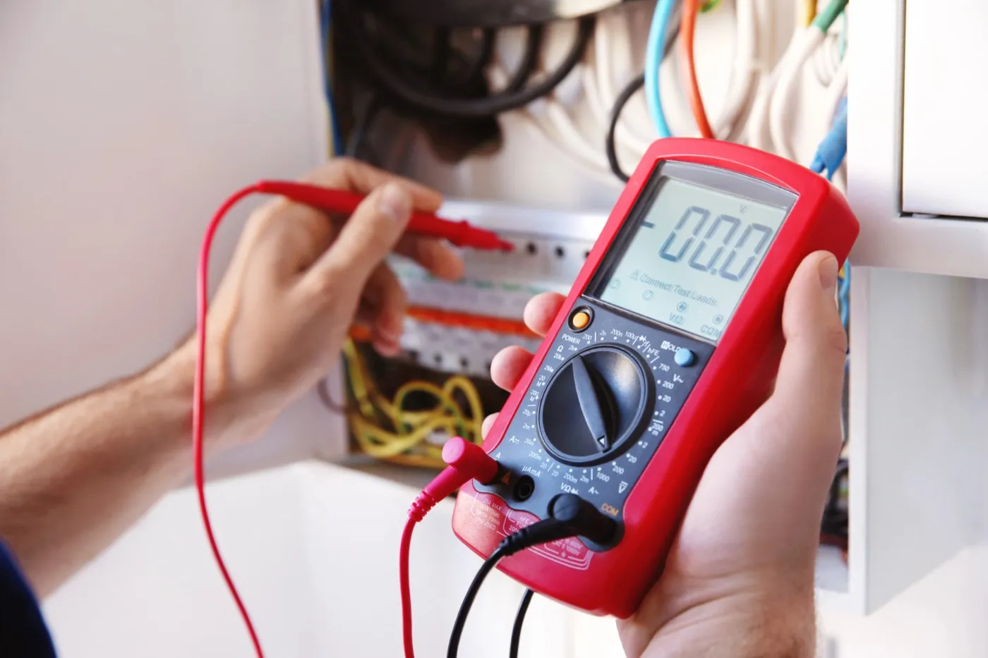 Recherche de panne électrique au multimètre en Seine-Saint-Denis